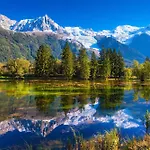 Central Majestic Apartment Near Skiing - Happy Rentals
